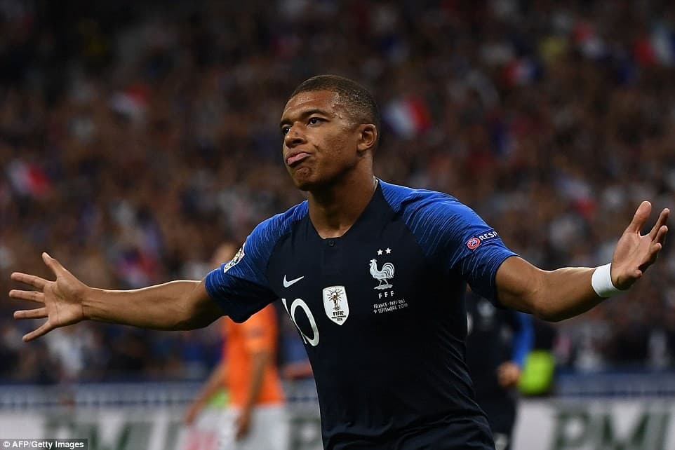 एम्बाप्पे चम्किदा पीएसजीको शानदार जित