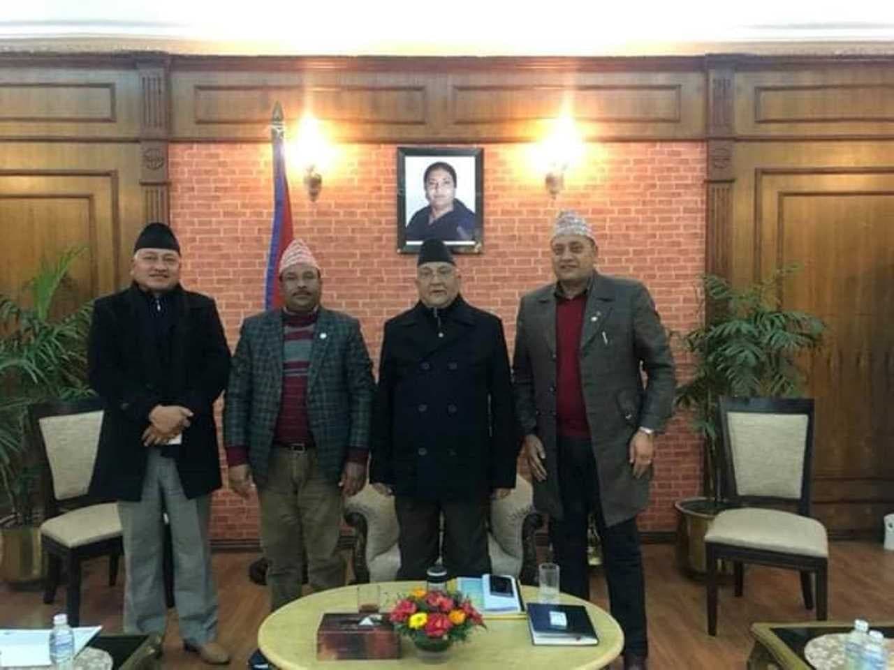 प्रधानमन्त्रीले भने, ‘आठौँ राष्ट्रिय खेलकुद समयमा गर्नुस,  बजेट सरकारले दिन्छ’