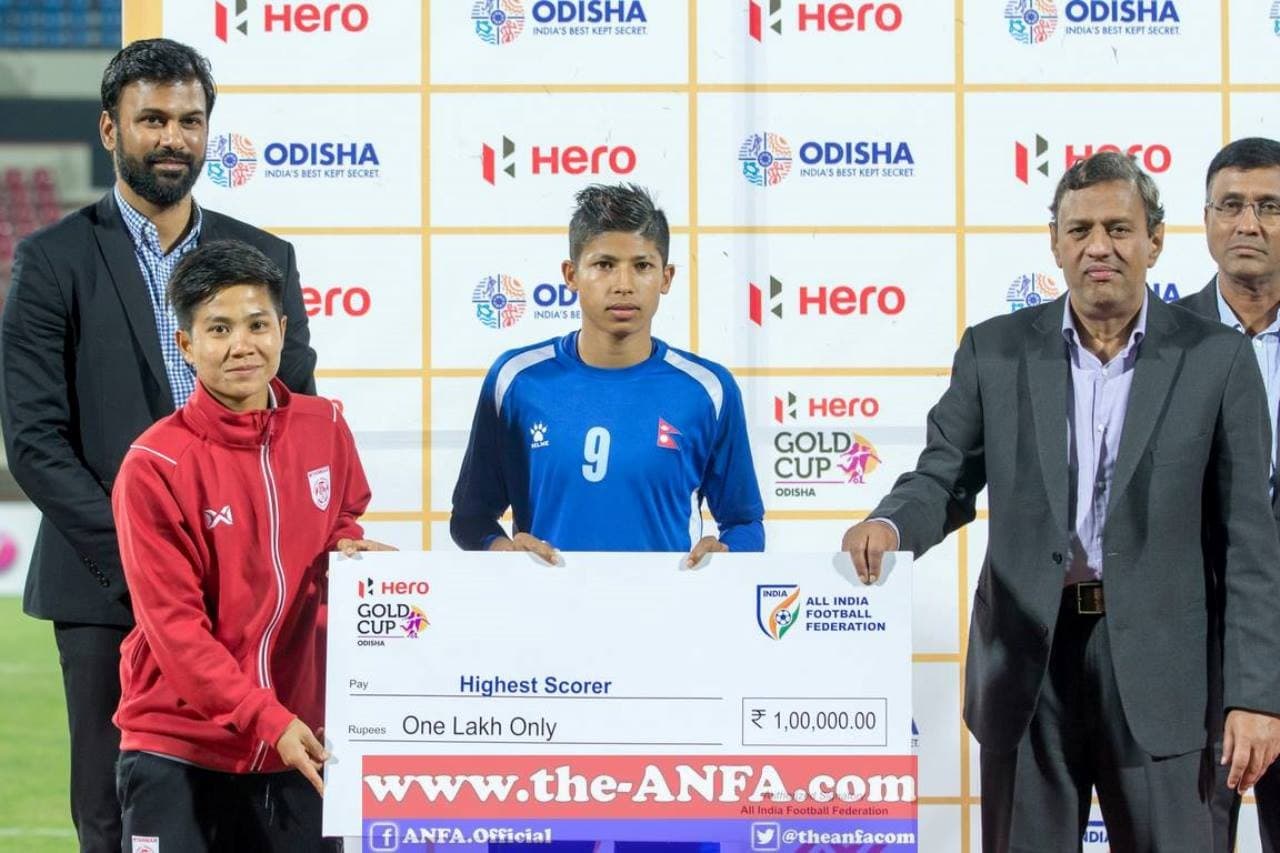 चम्किईन् सावित्रा, नेपाल ३–० ले अघि