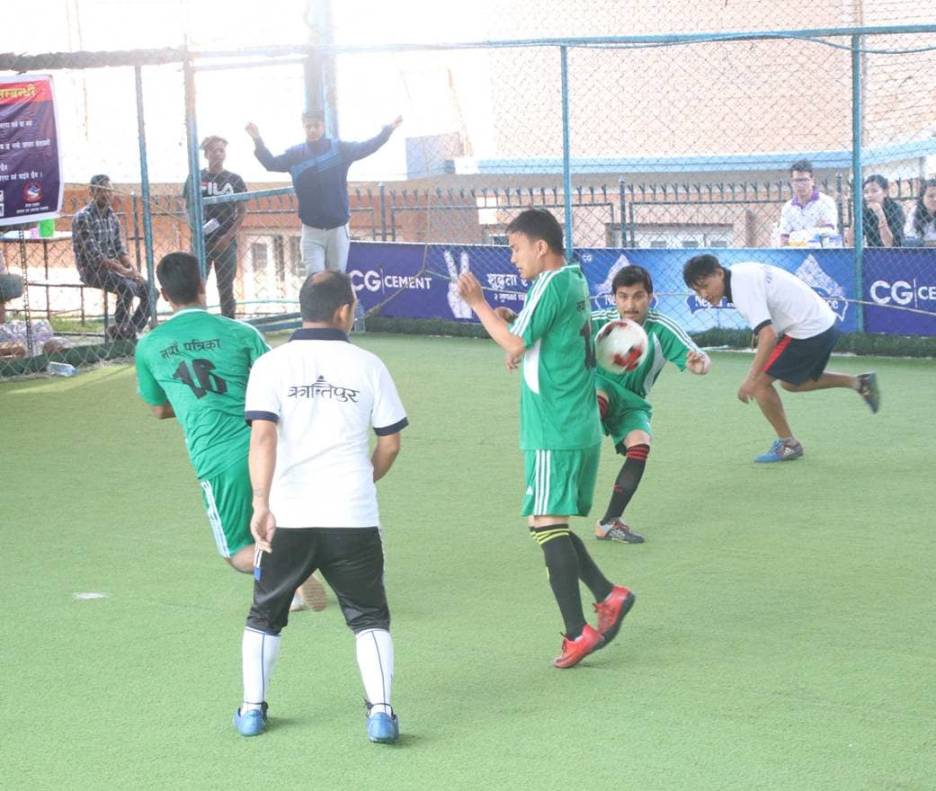 आन फुटसल स्थगित