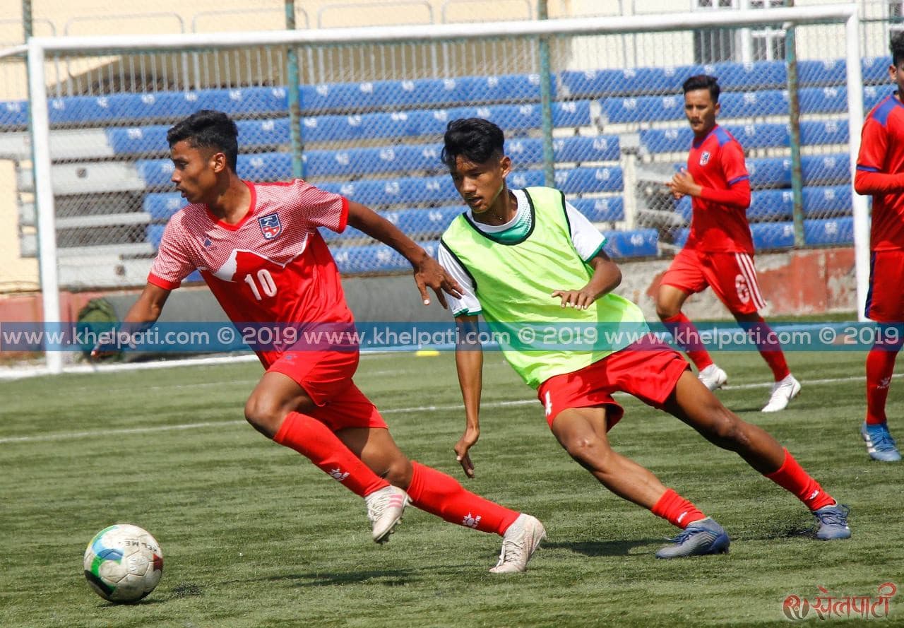 कम्तिमा तीन समूह बनाएर प्रशिक्षण !