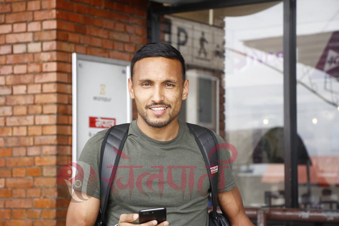 स्वदेश फर्किए रोहित 