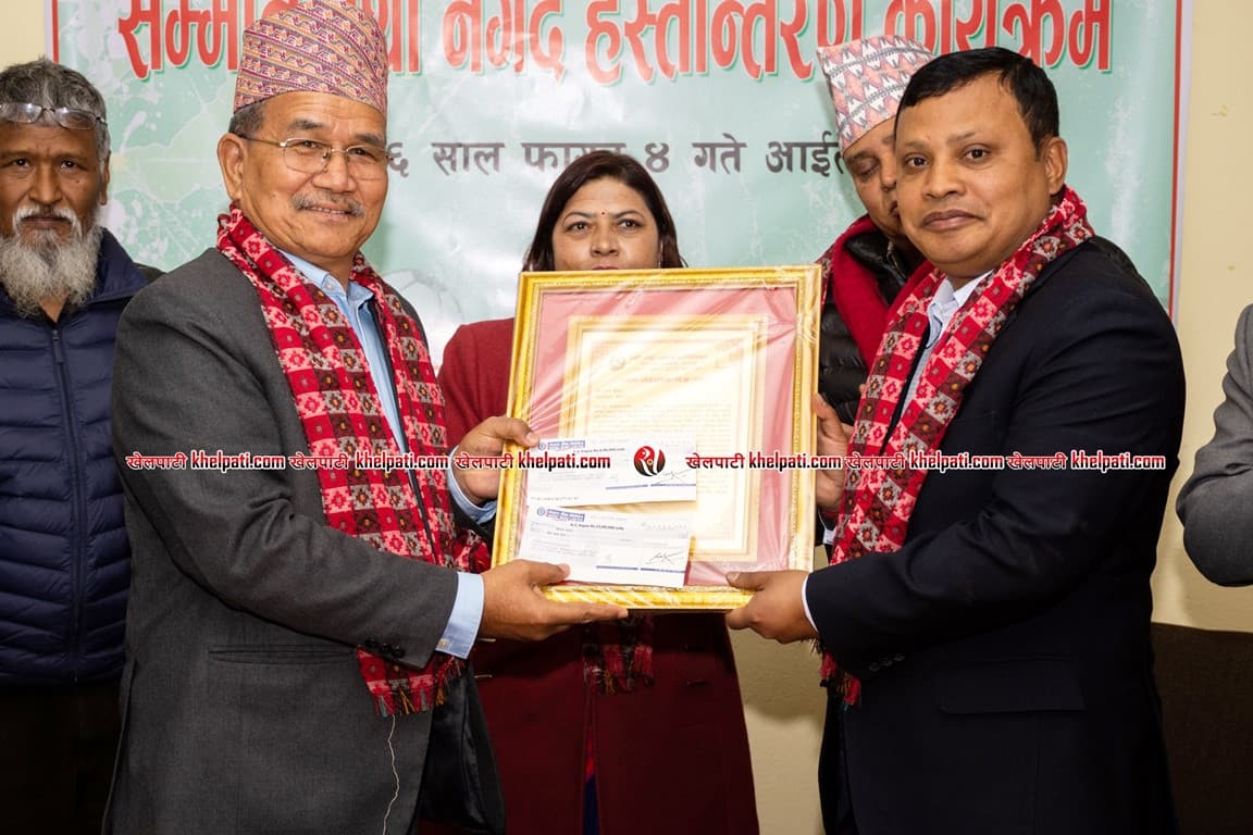 थ्री स्टारलाई ललितपुर महानगरबाट १६ लाख सहयोग