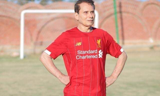 ७५ वर्षको उमेरमा व्यावसायिक फुटबलमा डेब्यु !