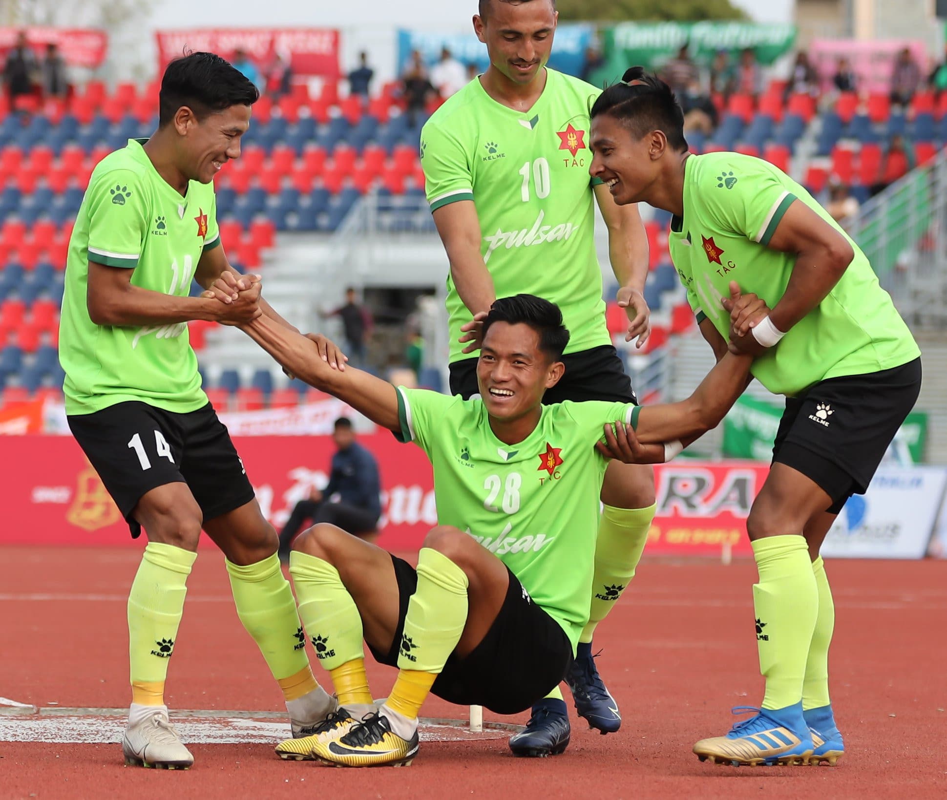 संकटालाई हराउँदै आर्मी अन्तिम चारमा