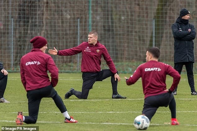 कोरोना भेटिएपछि पुरै टिम आईसोलेसनमा