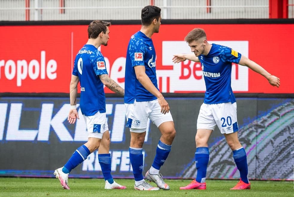 साल्के बराबरीमा रोकियो