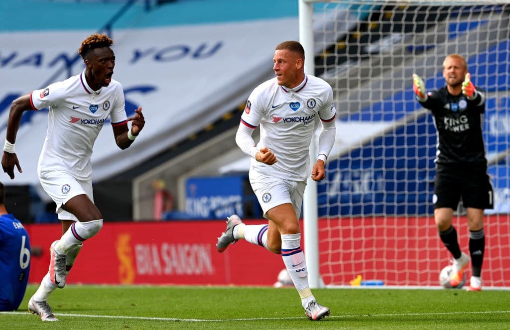 लेष्टरलाई हराउँदै चेल्सी अन्तिम चारमा