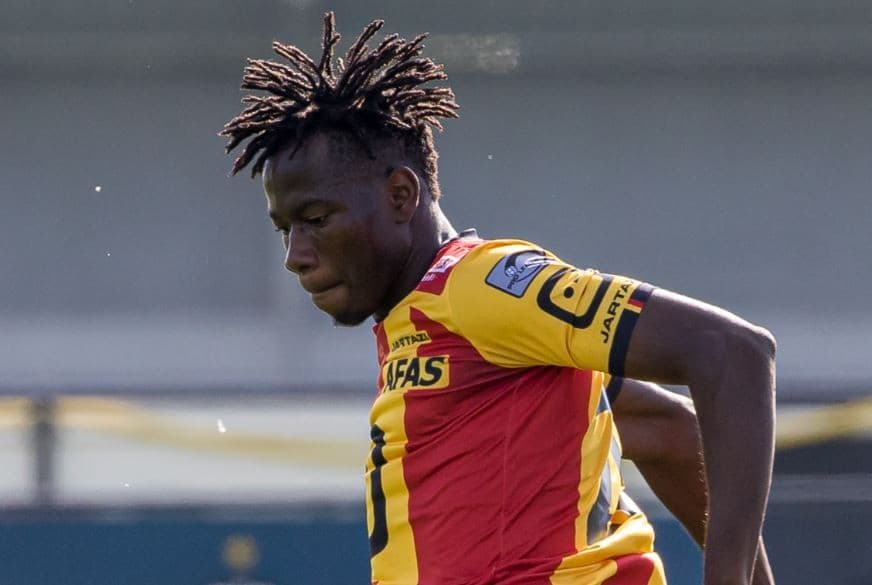 सिटीले अनुबन्ध गर्यो १९ वर्षे डिफेन्डर