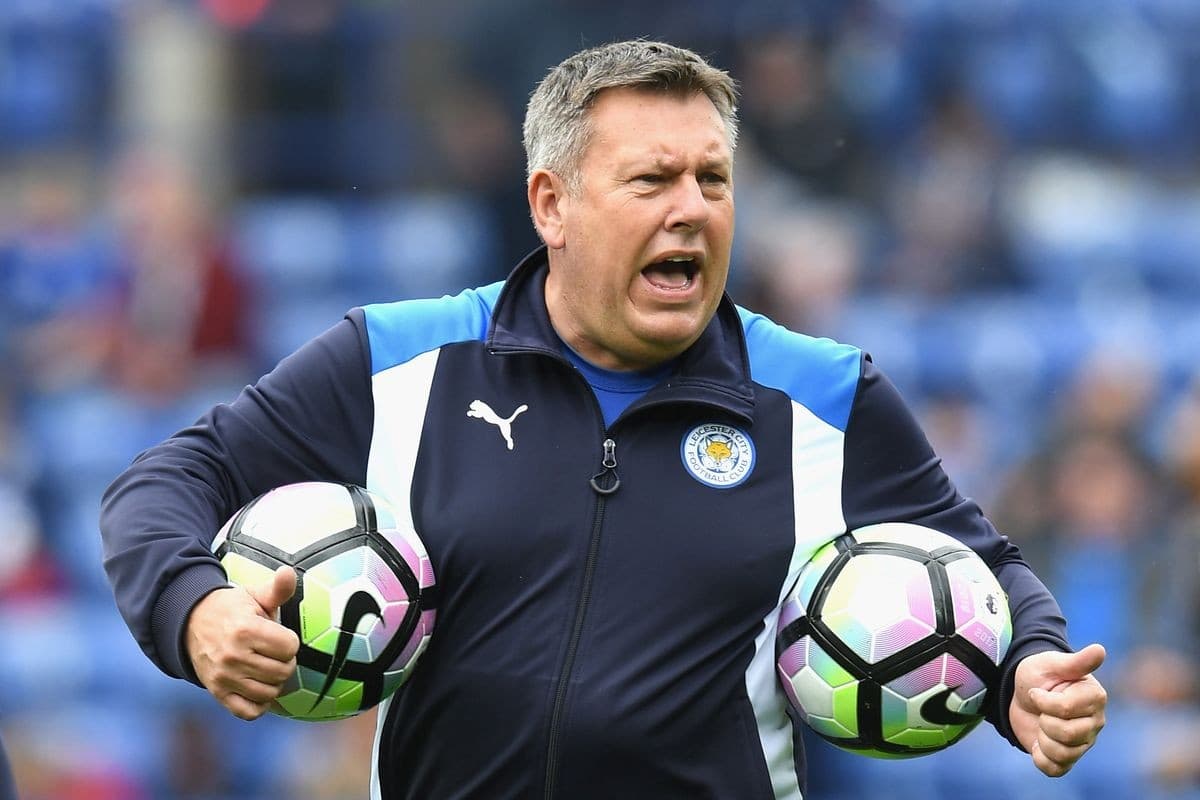 सेक्सपियर एस्टनको सहायक प्रशिक्षक