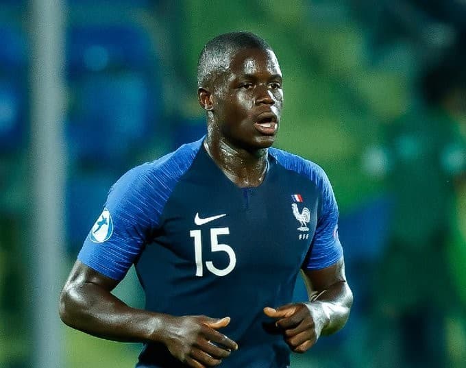 चेल्सीले भित्र्यायो युवा डिफेन्डर मालाङ