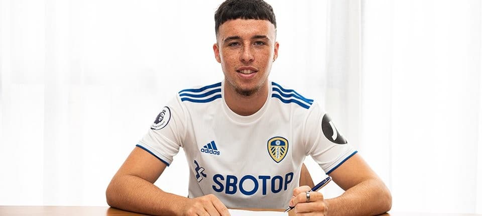 लिड्सले अनुबन्ध गर्यो आर्सनलका ग्रीनउड