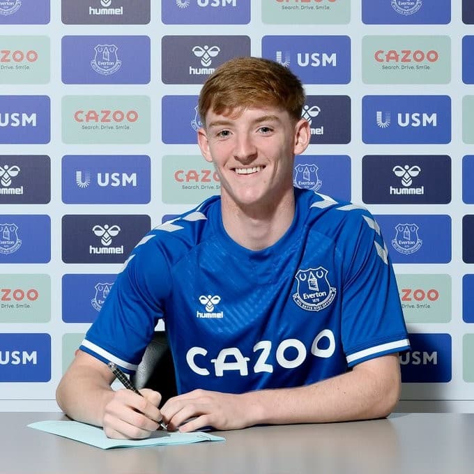 एभर्टनसँग युवा फरवार्ड गोर्डनको नयाँ सम्झौता