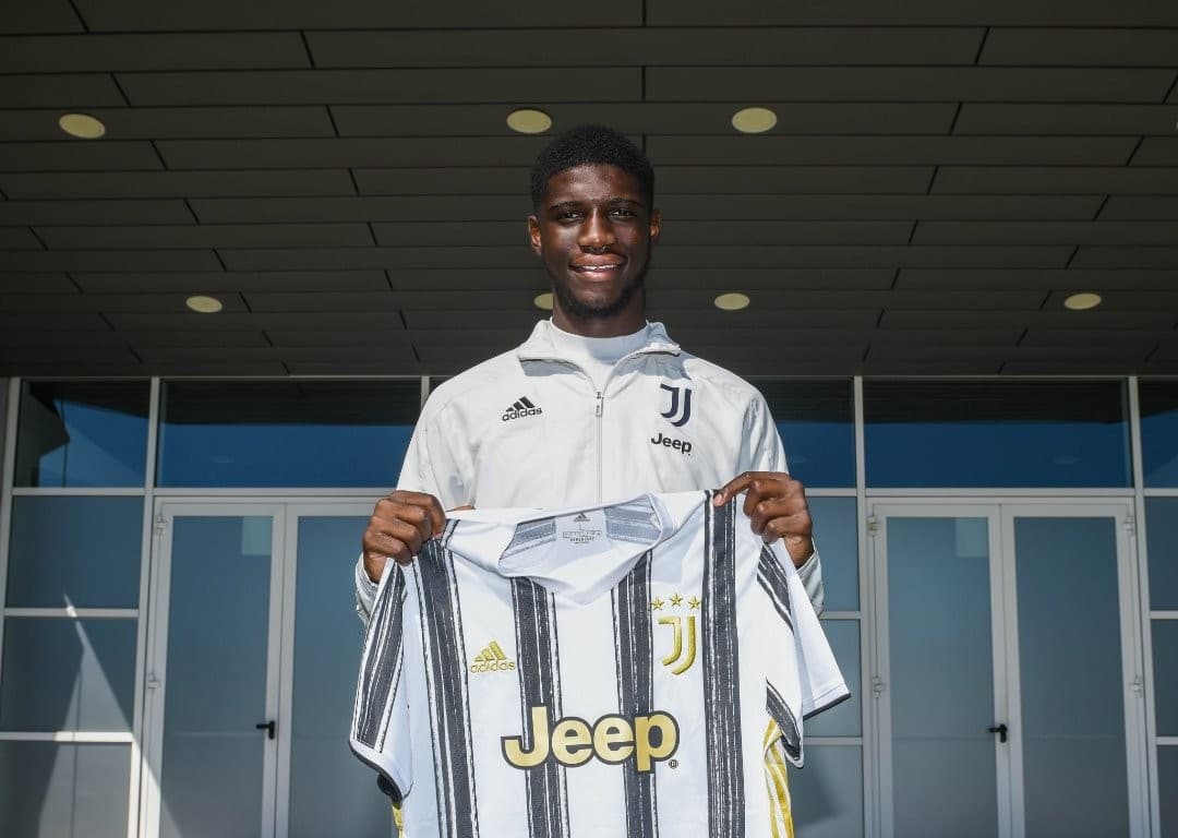 चेल्सीका १६ वर्षे फरवार्ड युभेन्ट्समा