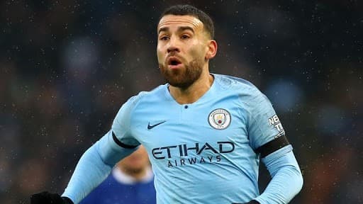 सिटीका डिफेन्डर ओटामेन्डी पोर्चुगिज क्लबमा