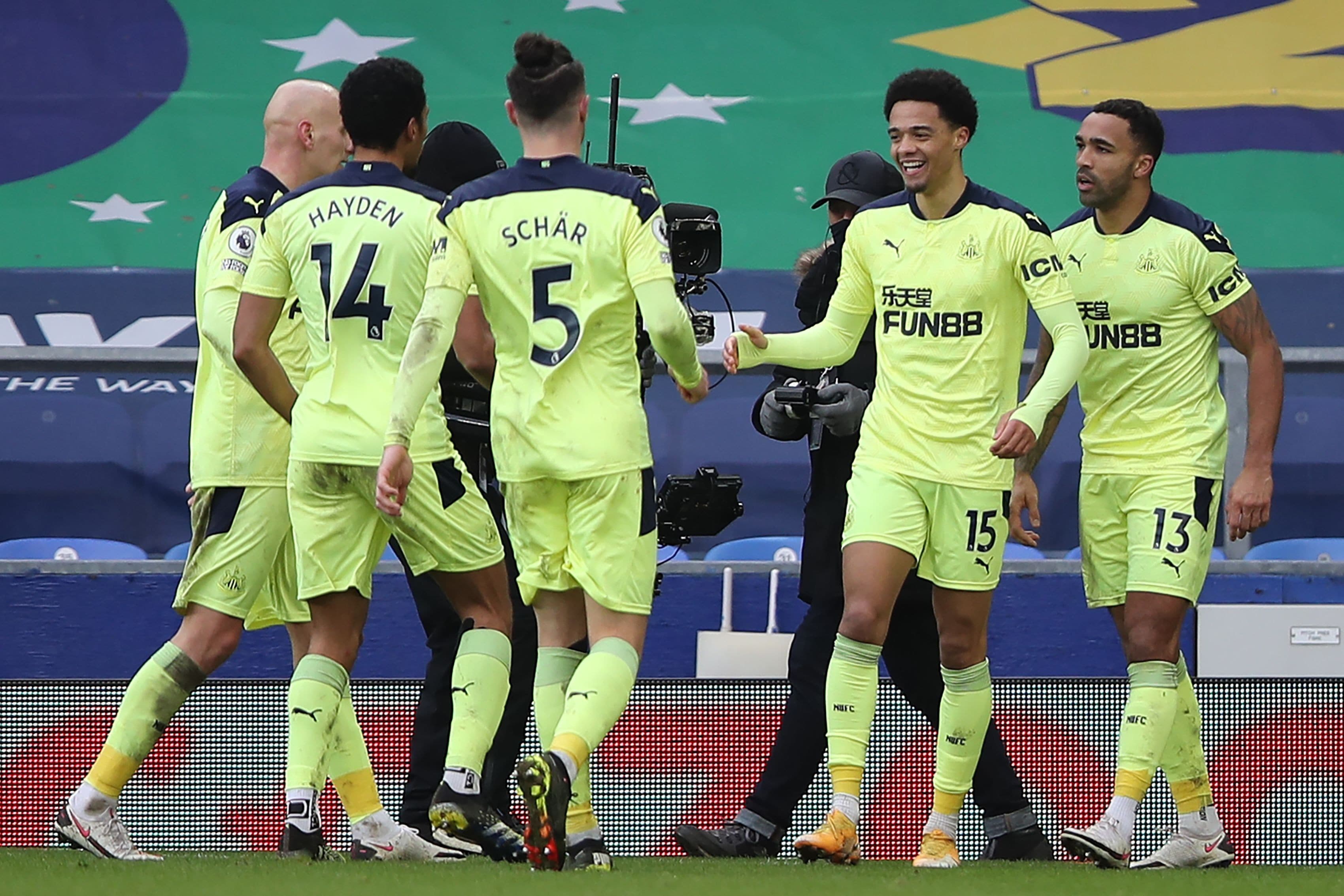 एभर्टन घरमै पराजित