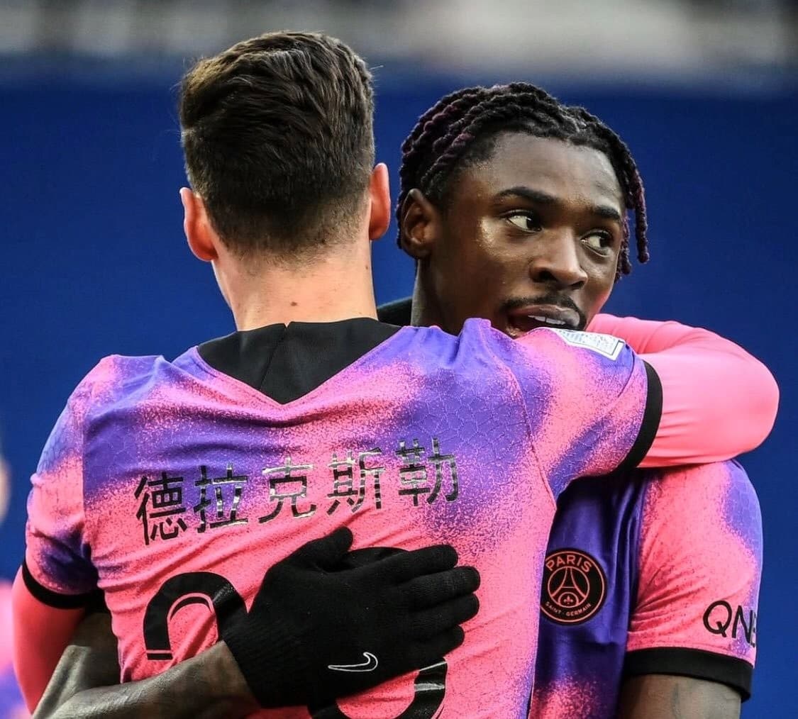 पीएसजी शीर्ष स्थानमा