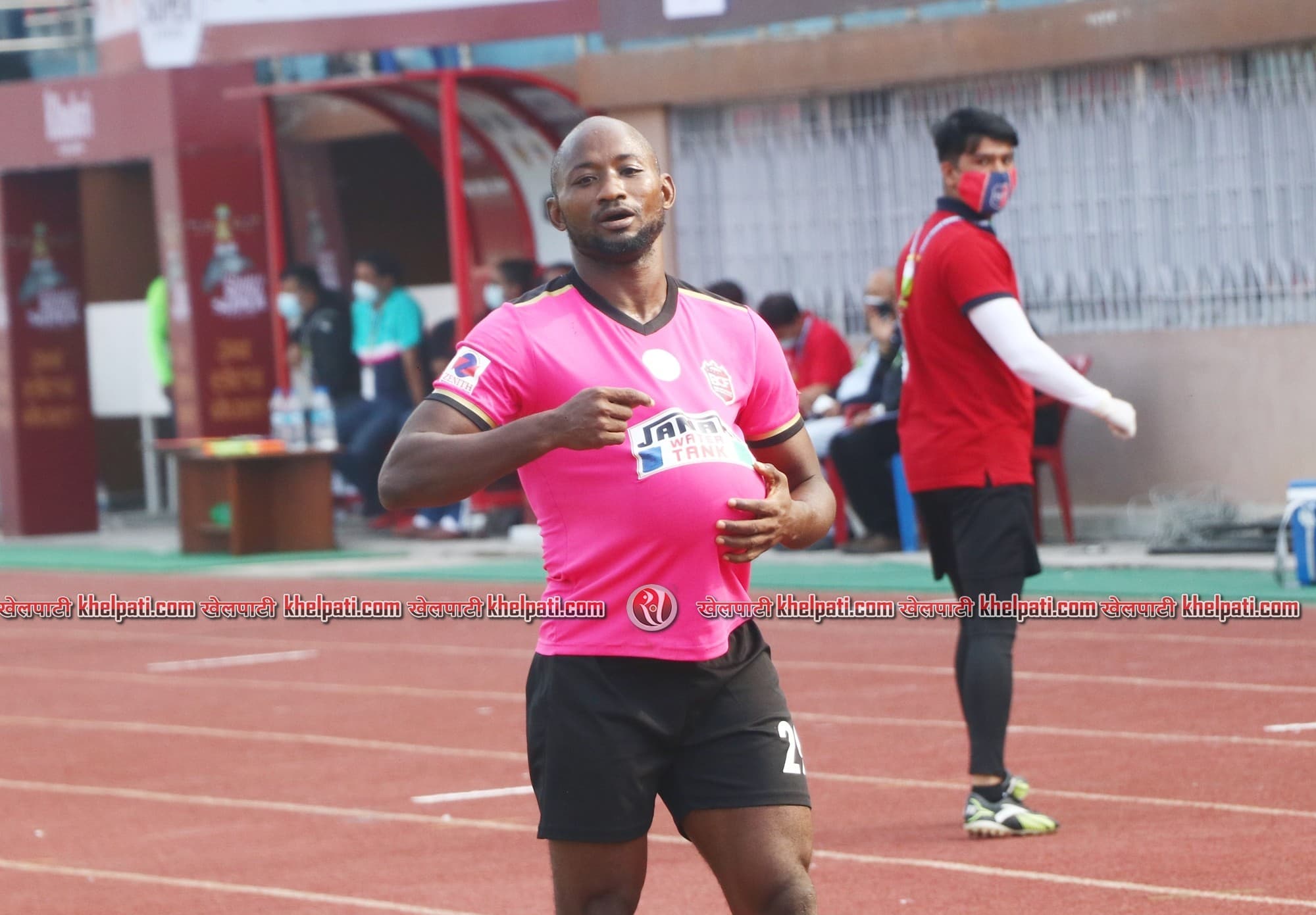 गर्भमा रहेको बच्चालाई गोल समर्पण !