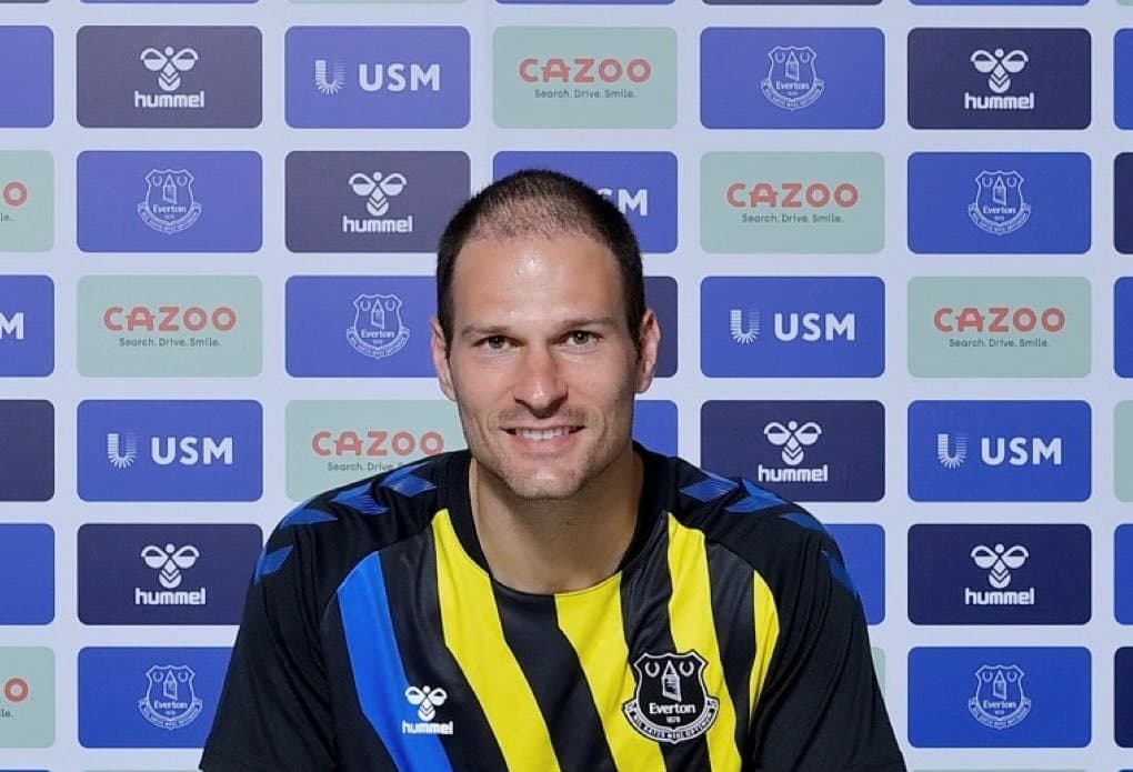 गोलकिपर बेगोभिच एभर्टनमा