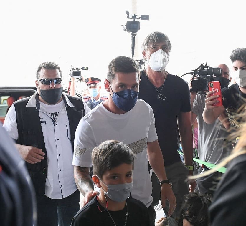 मेस्सी पेरिस प्रस्थान