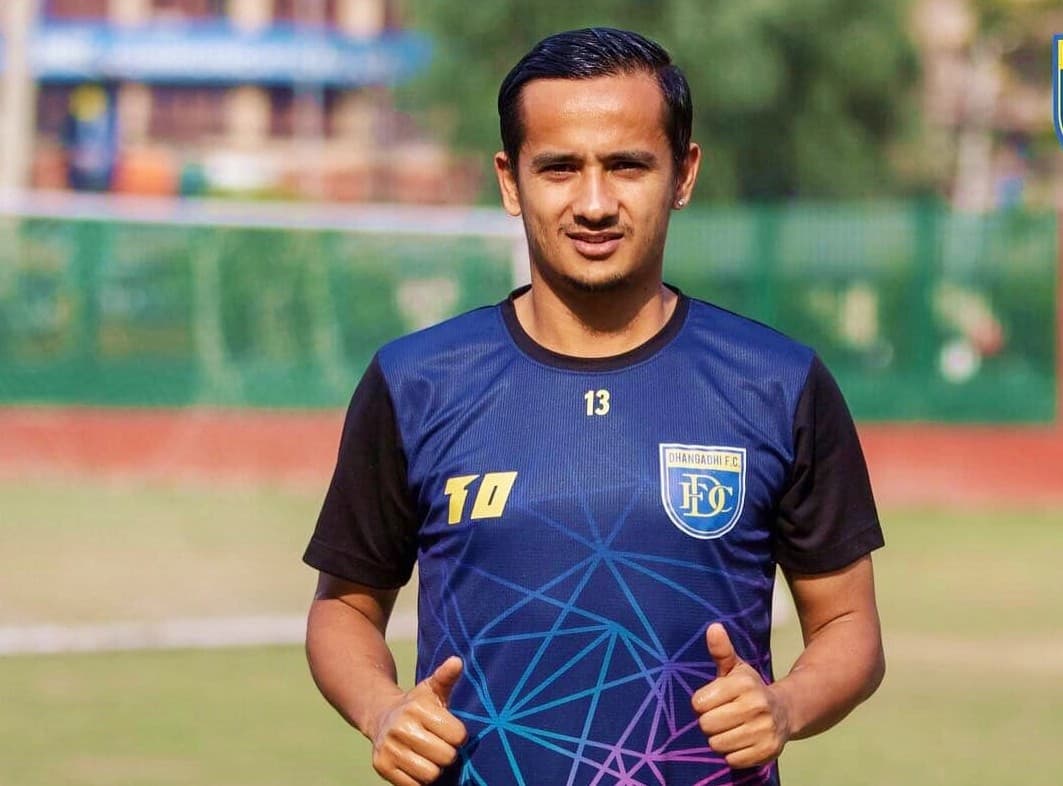 मनाङ फर्किए रुपेश