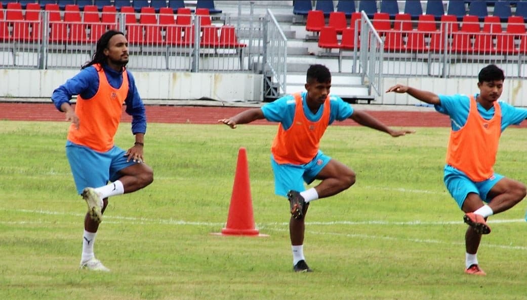 पोखरामा फुटबल टिमको तयारी (फोटोफिचर)