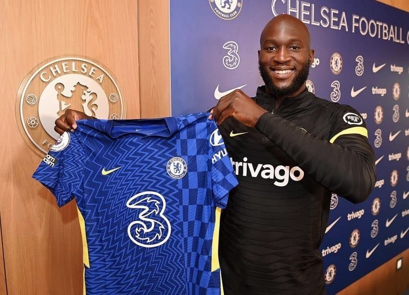 लुकाकुले ९ नम्बरको जर्सी लगाउने