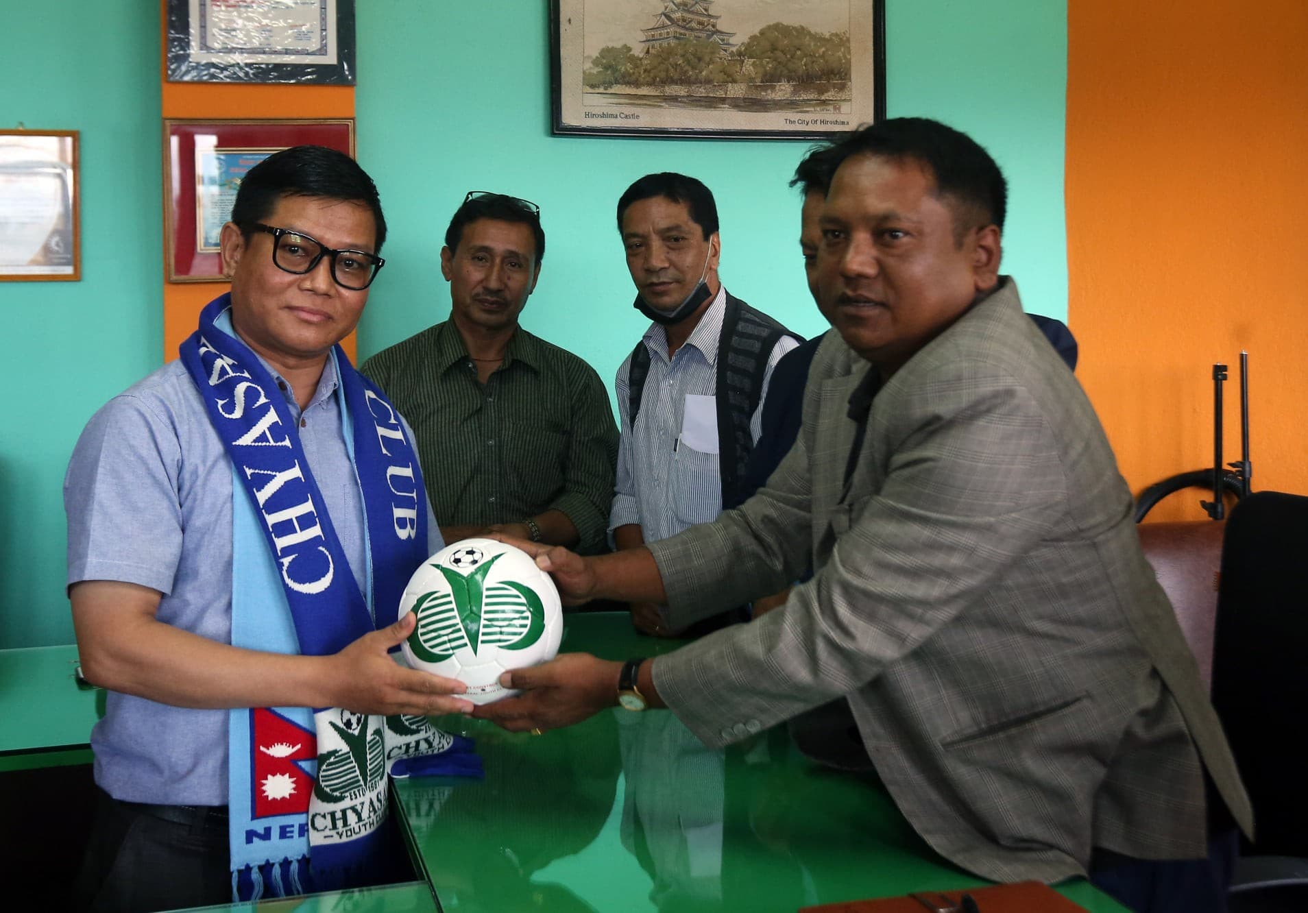 च्यासलले फुटबल एकेडेमी संचालन गर्ने  