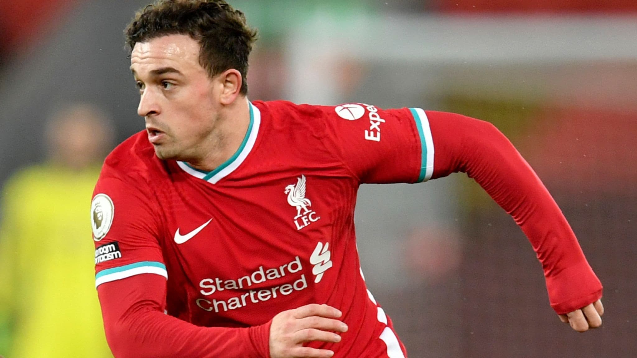 शाकिरी लियोनमा अनुबन्धित