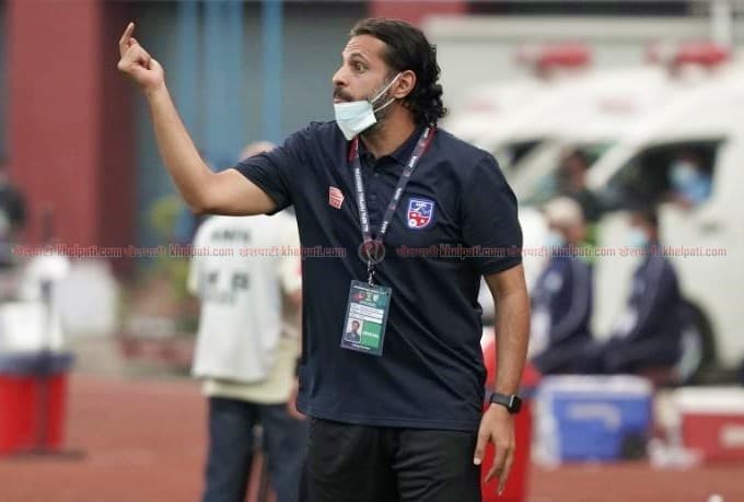 प्रशिक्षक अल्मुताइरी कतार प्रस्थान