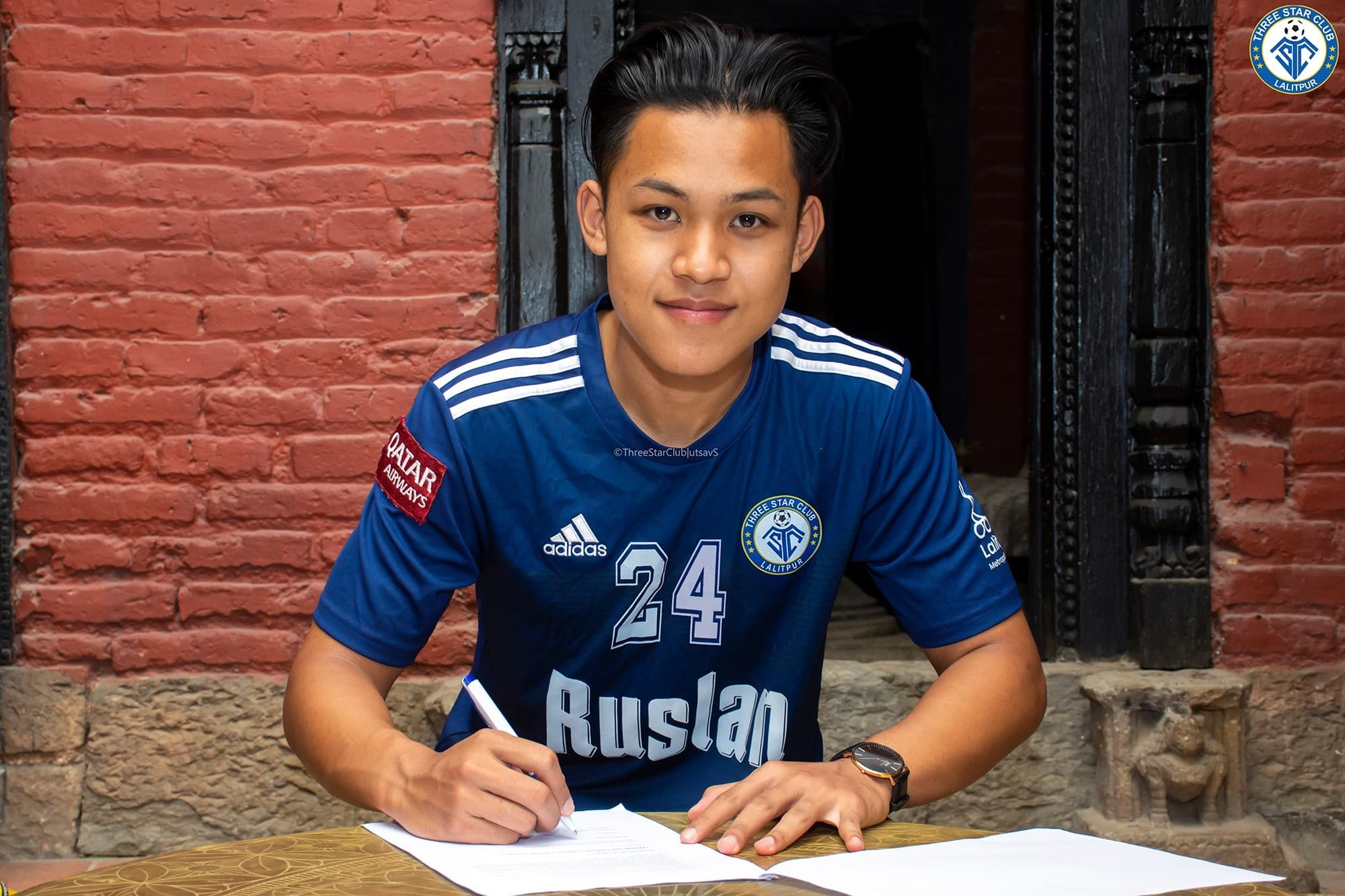 युवा मिडफिल्डर लाकेन थ्री स्टारमा अनुबन्धित