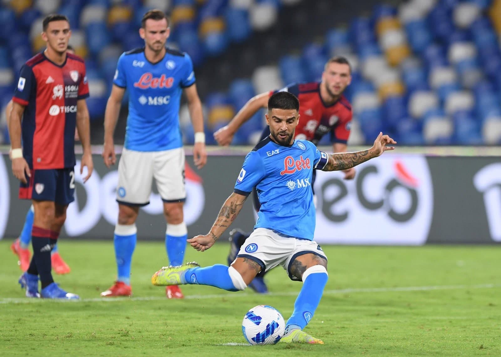 नापोली अपराजित  