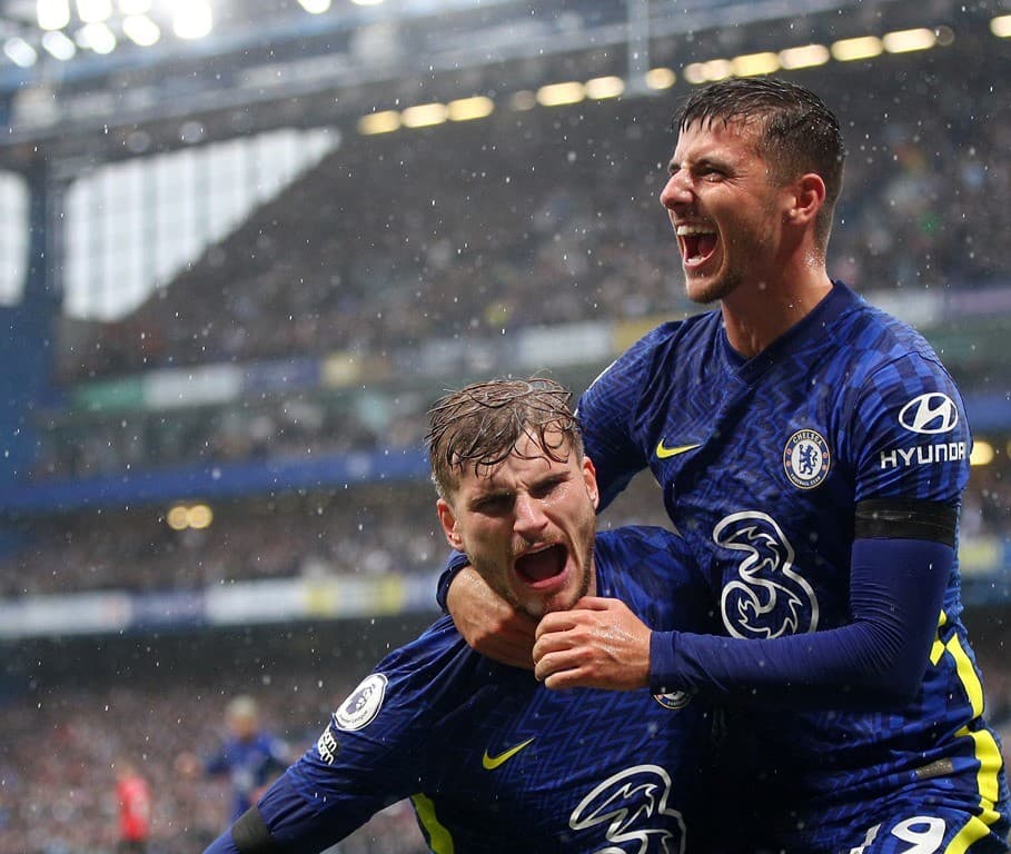 चेल्सी शीर्ष स्थानमा