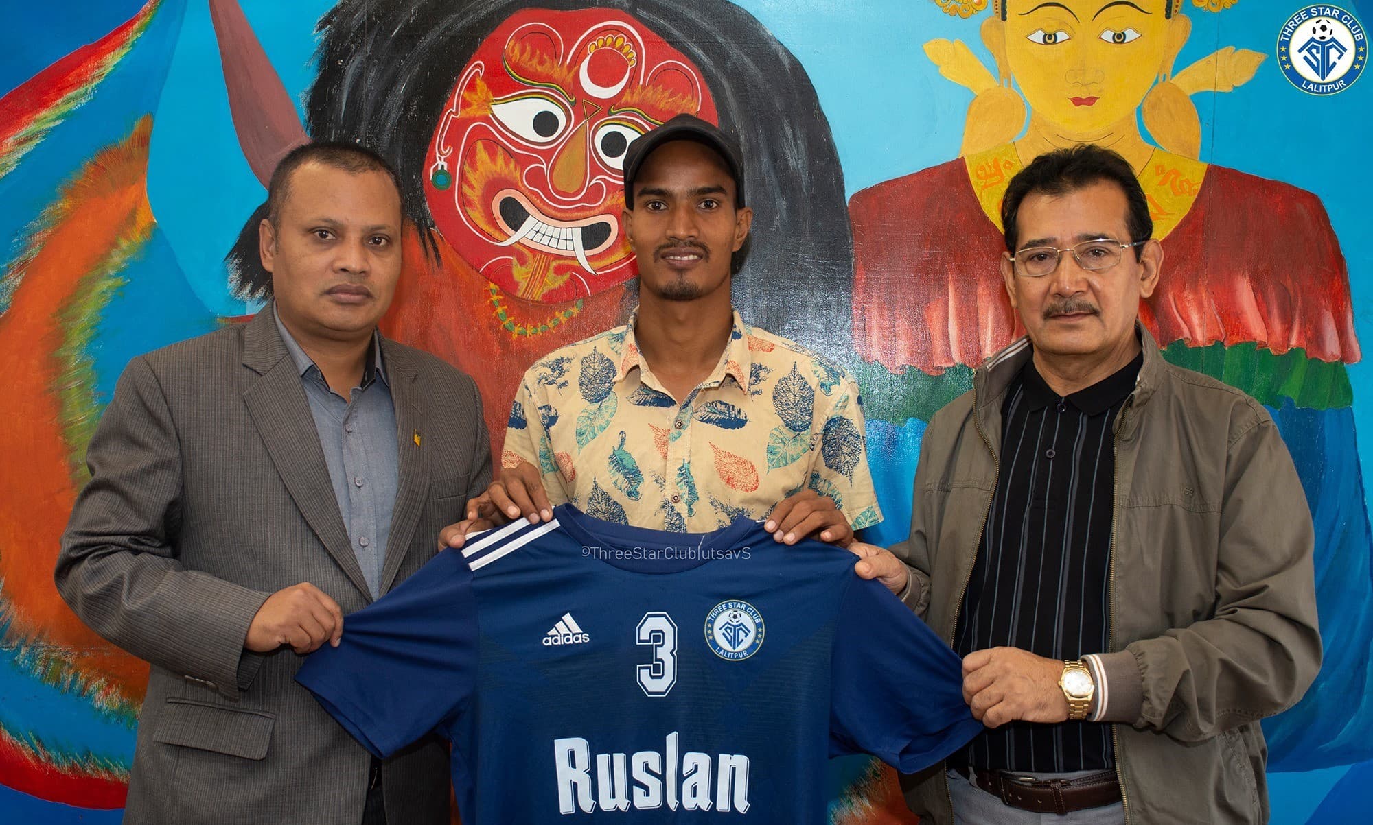 अशोकले थ्री स्टारबाटै खेल्ने