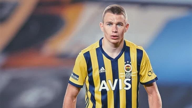 हंगेरीको डिफेन्डर ल्याउन चेल्सी सहमत