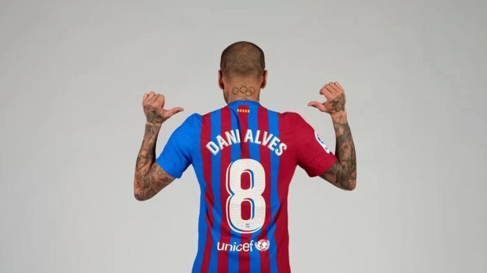 अल्भेसलाई ८ नम्बरको जर्सी