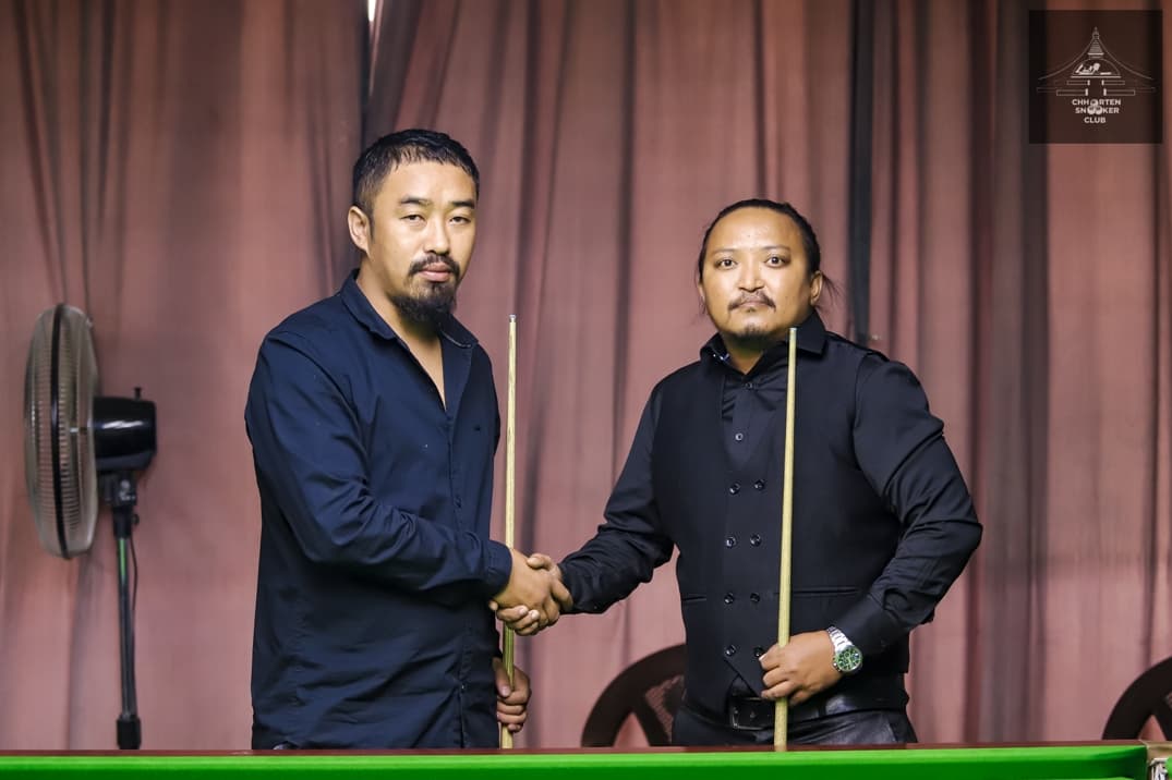 निरज तेश्रो चरणमा