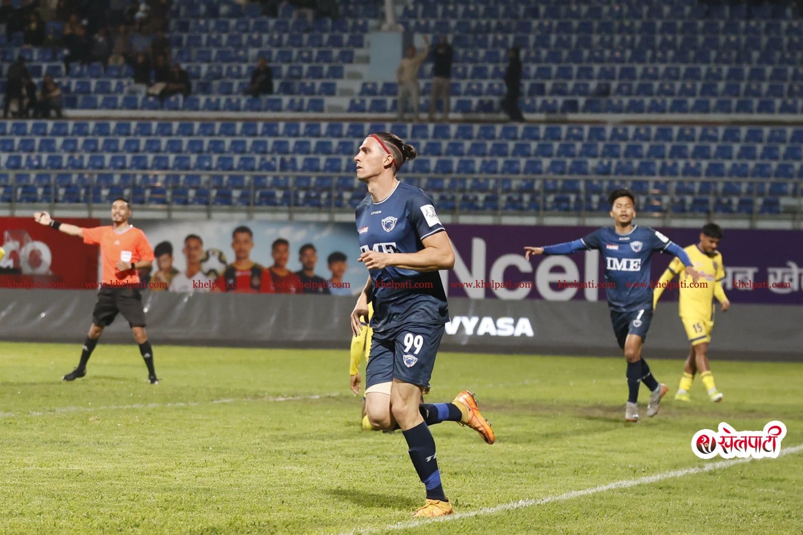 चितवन प्लेअफमा, काठमाडौं बाहिरियो