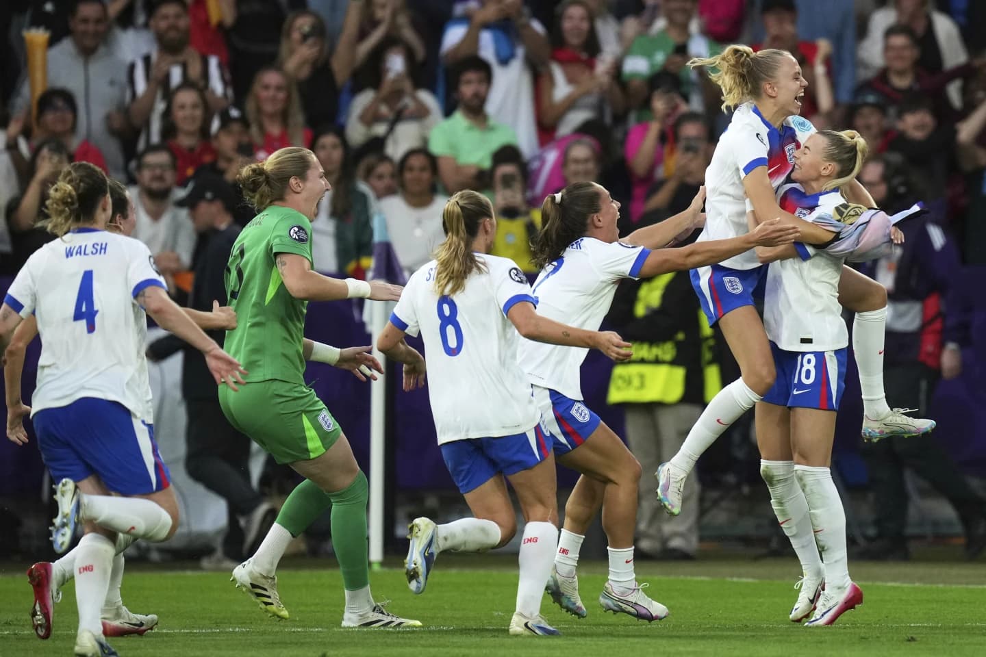 नायक केली