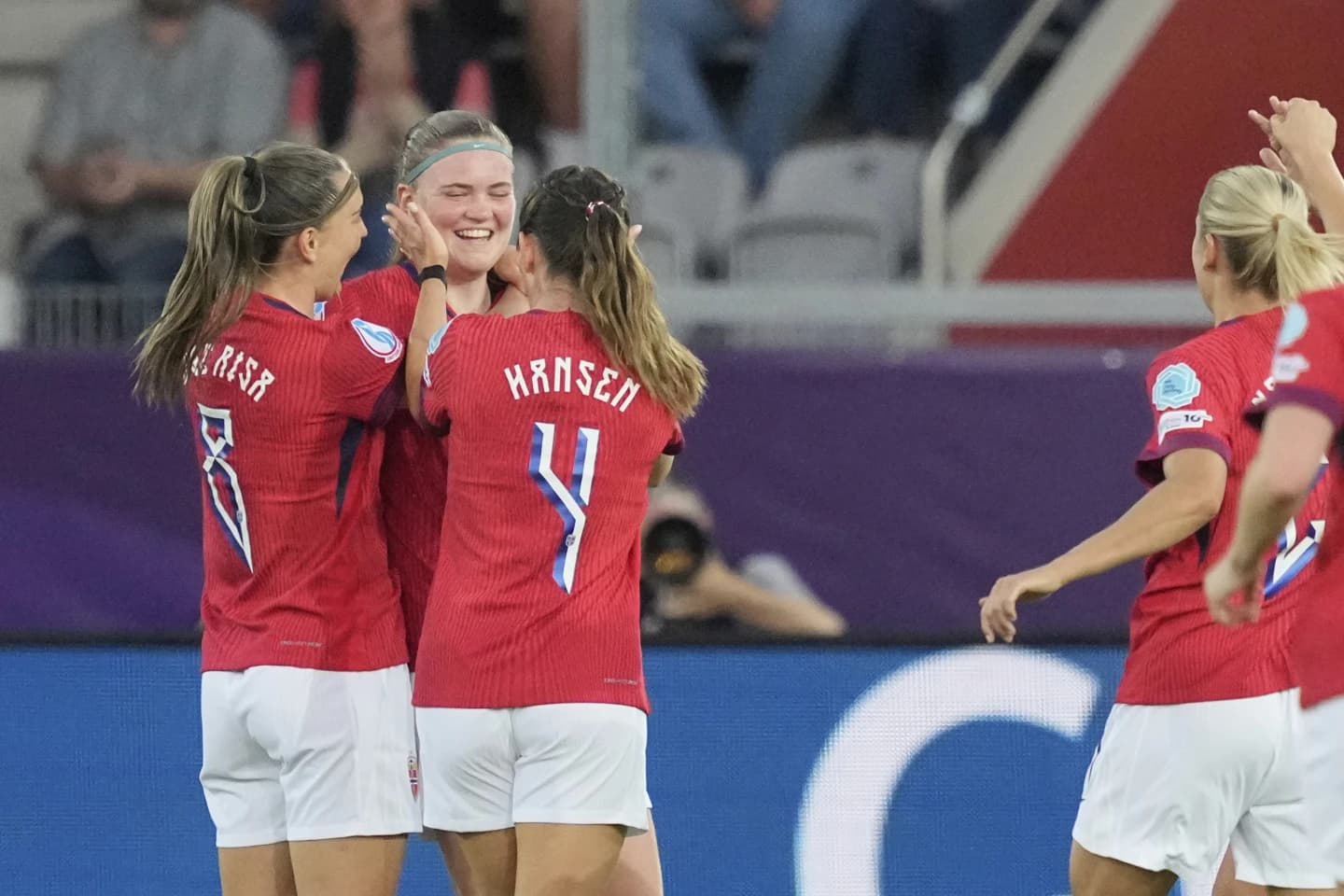 गाउप्सेट युरोपियन च्याम्पियनसिपमा एउटै खेलमा दुई गोल गर्ने कान्छी खेलाडी