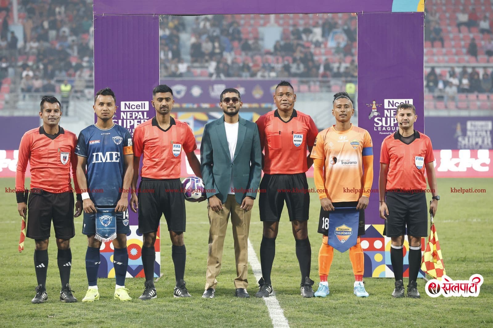 विवादले गर्दा १८ मिनेट ढिला गरेर सुरु भयो चितवन र पोखराको खेल