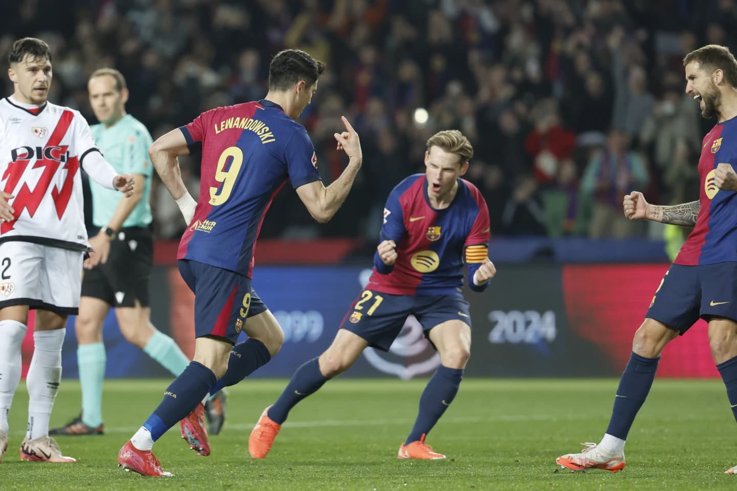 रियल र एट्लेटिकोलाई उछिन्दै बार्सिलोना पुनः शीर्ष स्थानमा फर्कियो