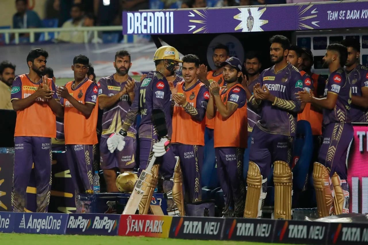 दिल्लीलाई २७३ रनको लक्ष्य