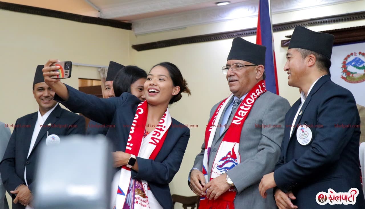 प्रधानमन्त्रीको हातबाट एसियाड टोलीको बिदाई