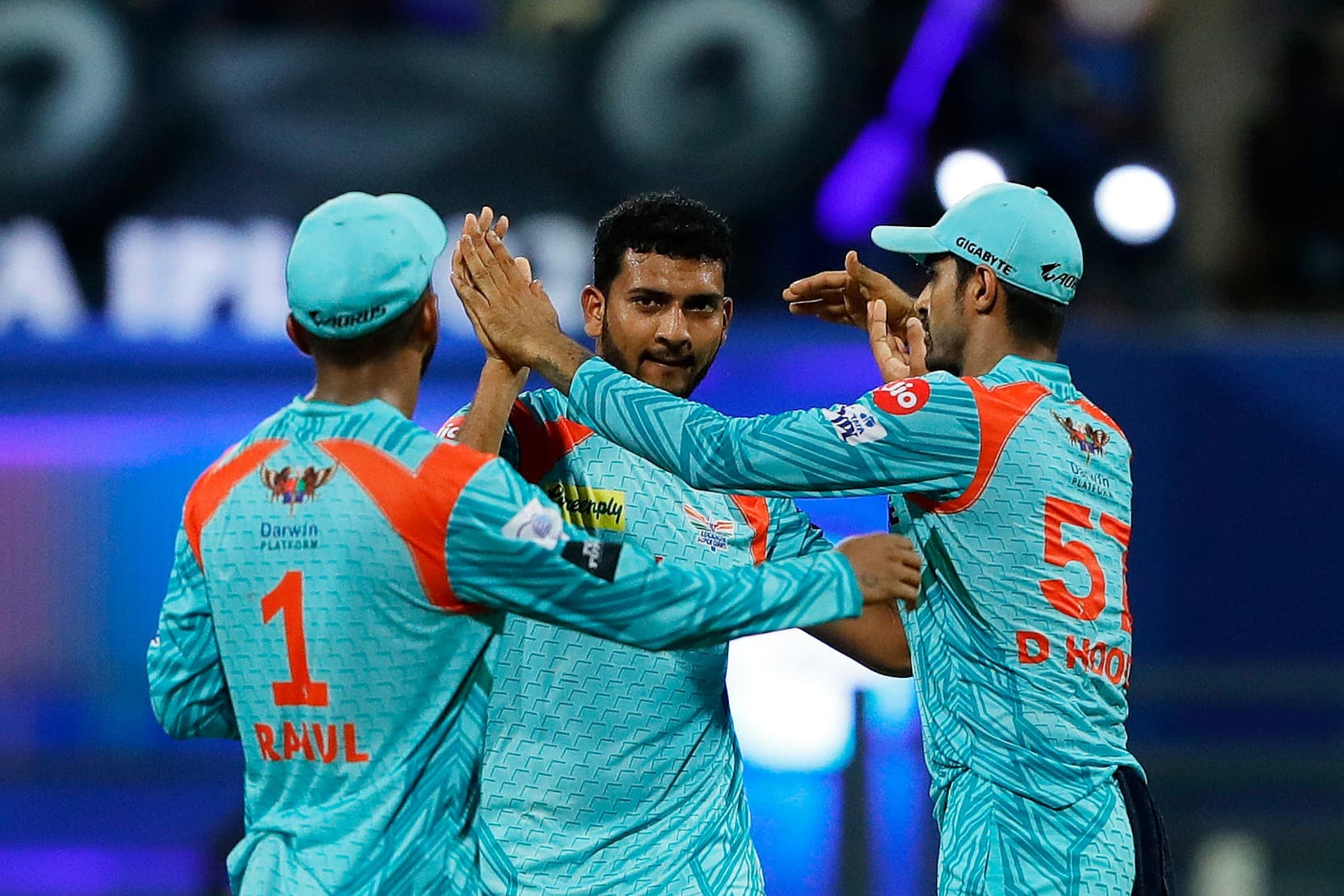 दिल्लीलाई हराउँदै लखनउ दोस्रो स्थानमा