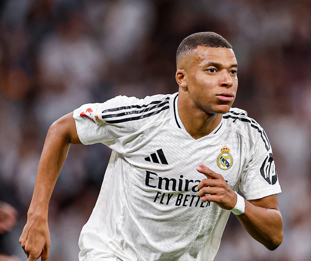 आलोचना झेल्दै एमबाप्पे