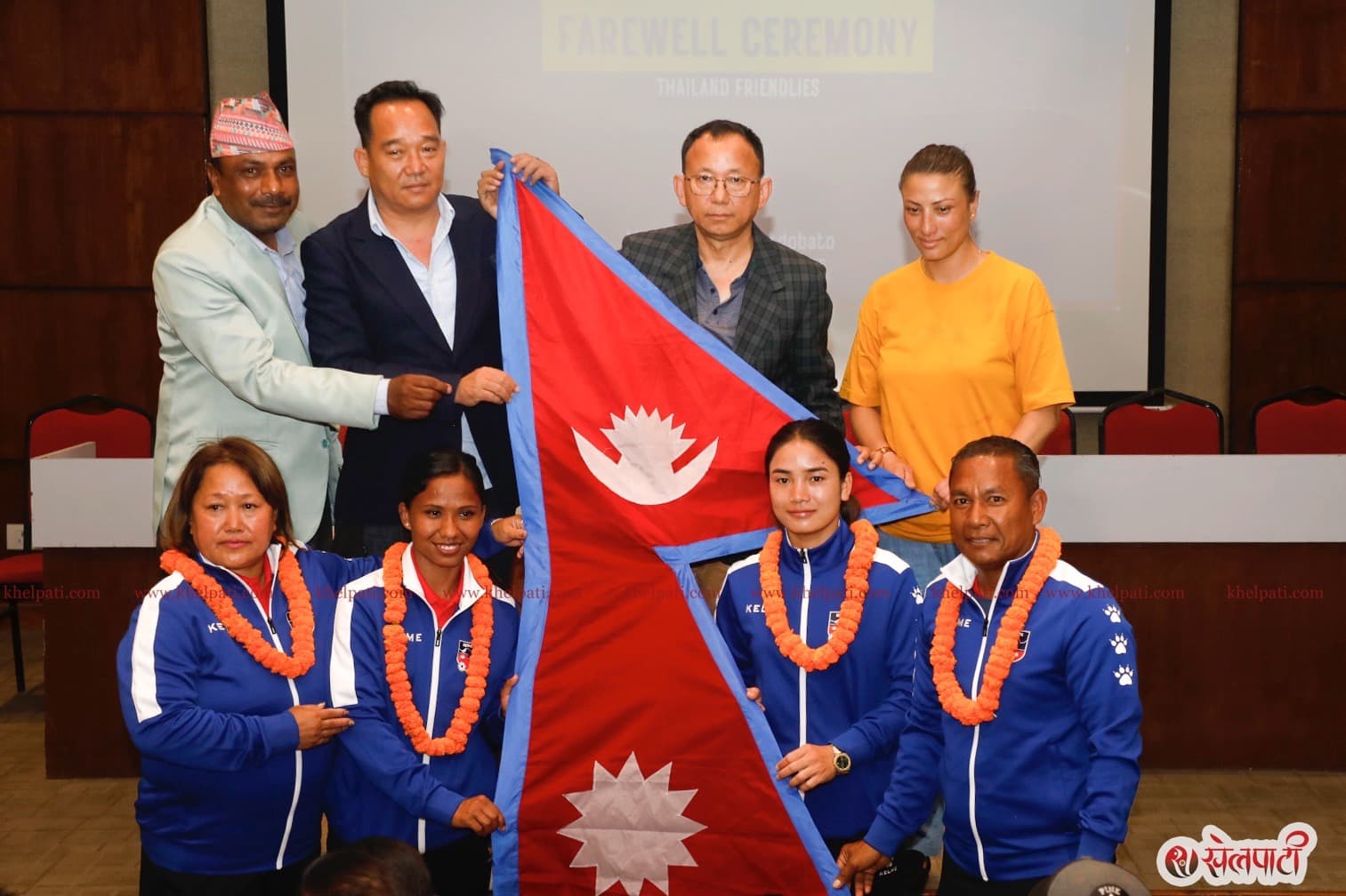 थाइल्यान्ड जाने नेपाली टोलीको बिदाइ