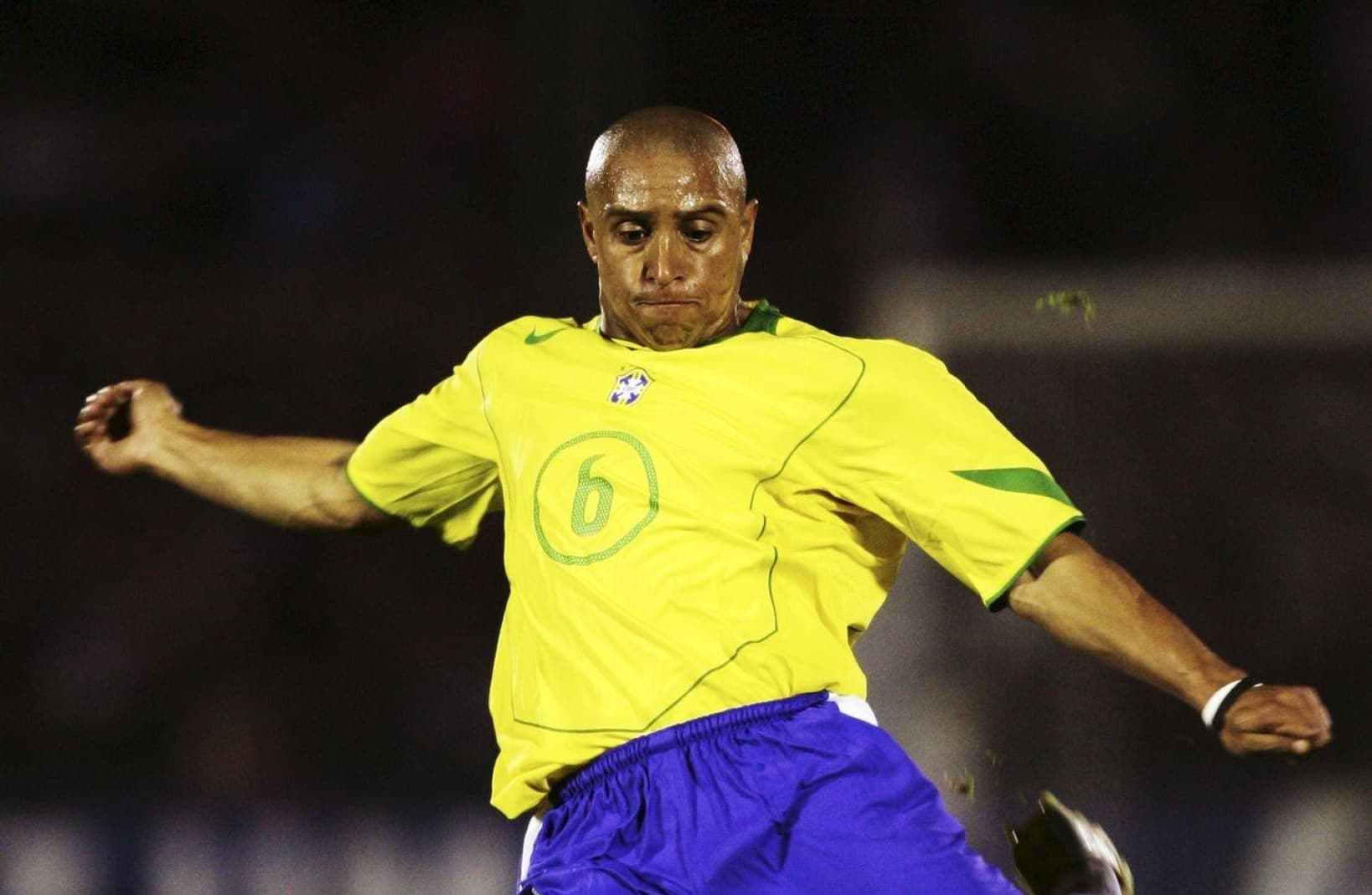 रोबर्टो कार्लोस एनएसएल हेर्न नआउने !