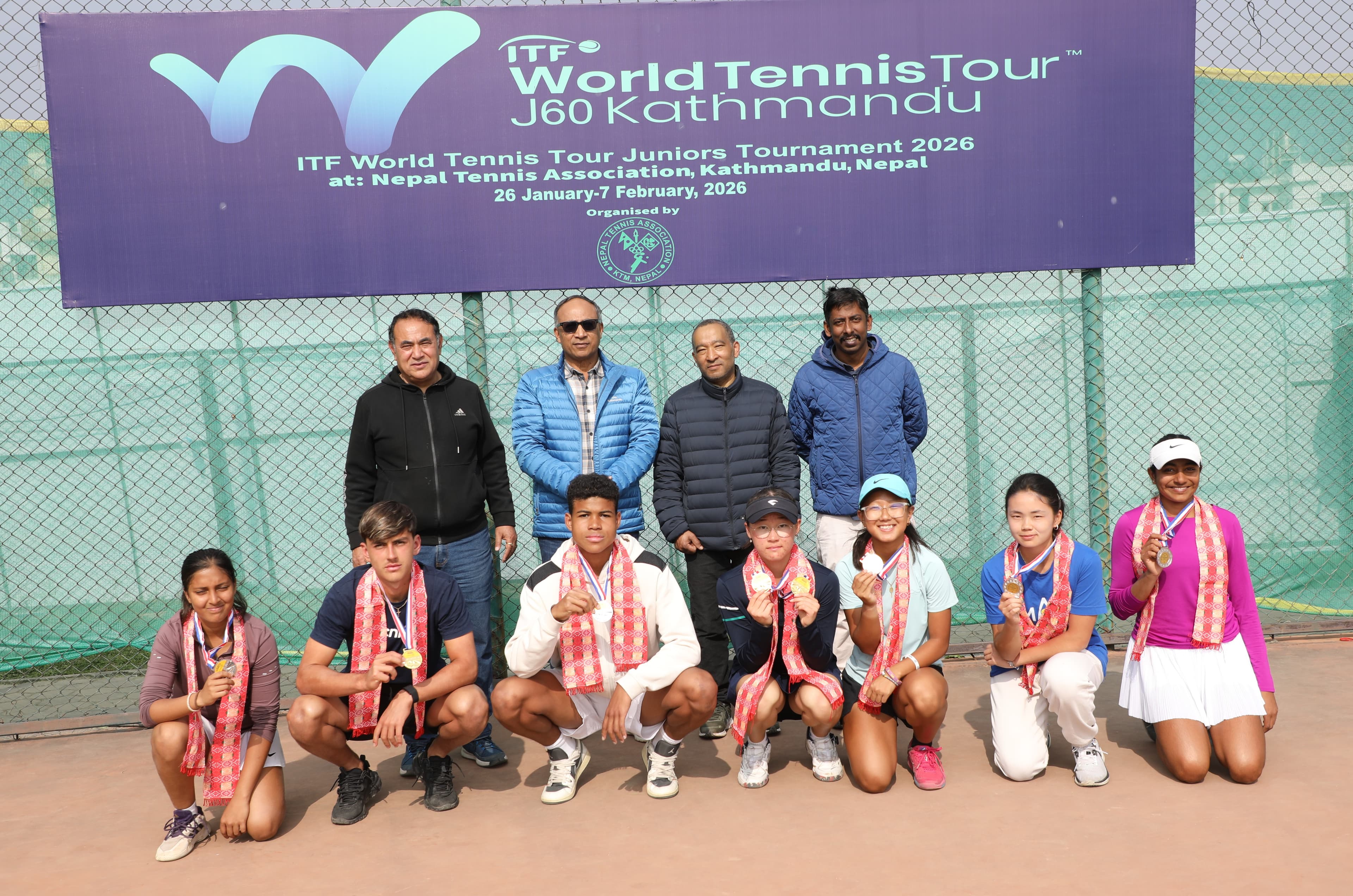 शिभालीको जोडीलाई स्वर्ण