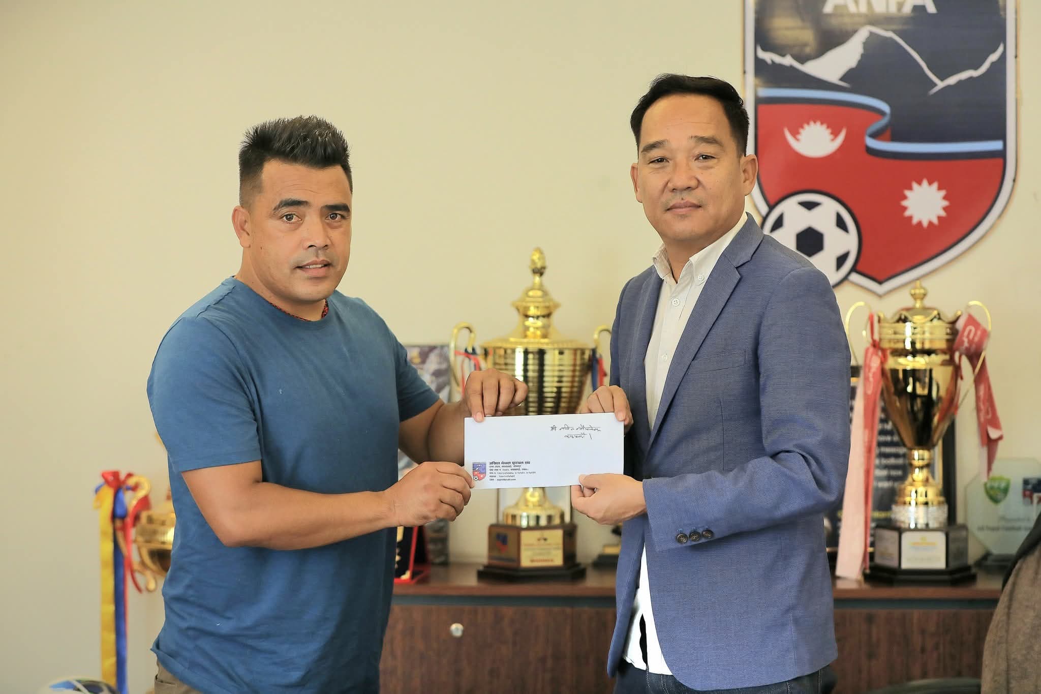 महिला फुटबल टोलीको मुख्य प्रशिक्षकमा नवीन नियुक्त 